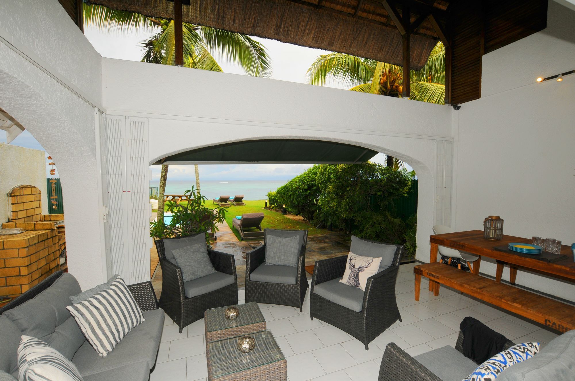 Caro'S Beachfront Trou aux Biches Kültér fotó